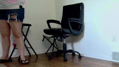 Nicole  Allen online show from May 4, 10:16 pm