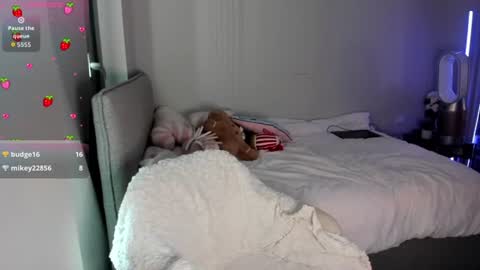 Juliette Rose online show from July 18, 7:54 am