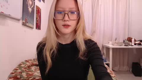 joan_kiss online show from October 15, 3:32 am