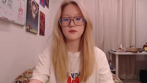 joan_kiss online show from October 2, 5:23 pm