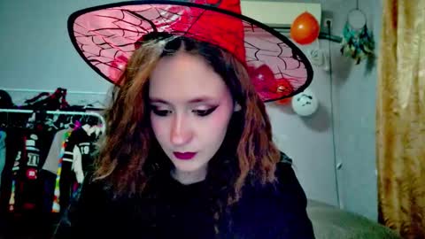 Joannatompson online show from October 18, 11:53 pm