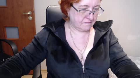 Snapshot of joannaandneighbour chatting on February 22, 11:46 am Joanna and Greg online show from February 22, 11:46 am