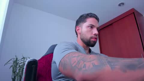 joe_esthetic online show from March 18, 12:33 pm