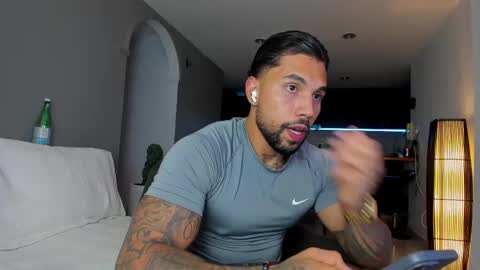 joe_esthetic online show from November 14, 2:03 am