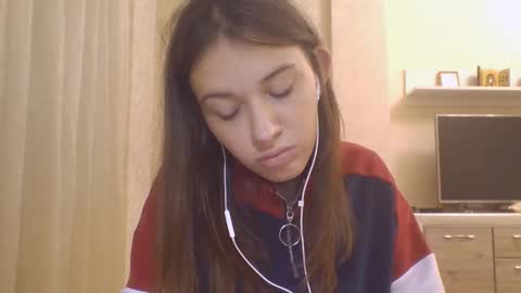 Jennifer online show from September 29, 2:27 pm