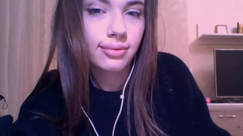 Jennifer online show from December 15, 5:31 pm