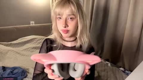 Amaya online show from November 1, 3:33 pm