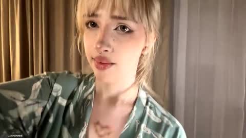 Amaya online show from October 25, 6:19 pm