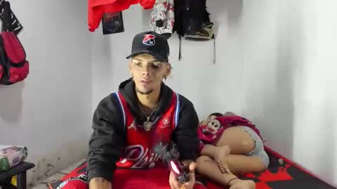 johan_and_antonella online show from April 26, 4:21 am