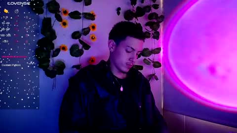 johan_parker222 online show from September 25, 10:39 pm