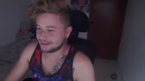 JOHAN independient model online show from December 3, 3:45 pm