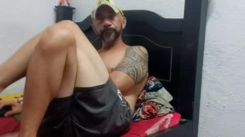 Snapshot of john_balthor chatting on February 20, 2:07 am online show from February 20, 2:07 am