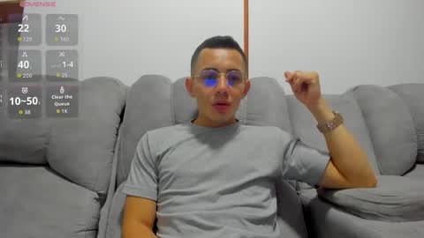 john_hot690 online show from April 19, 3:51 am