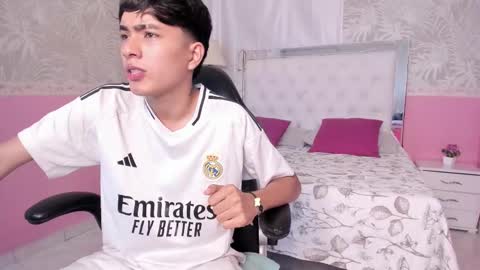 John Miles online show from December 4, 1:55 pm