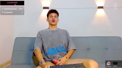 john_ssnow29 online show from November 22, 11:41 am