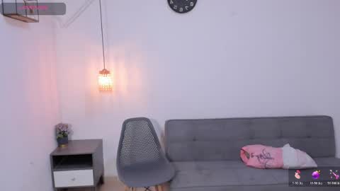 john_ssnow29 online show from April 7, 1:07 am