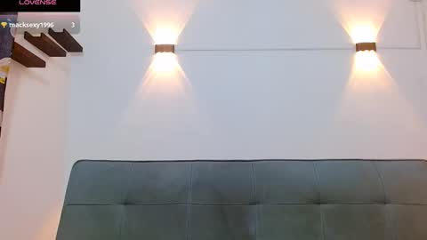 john_ssnow29 online show from January 13, 5:10 pm