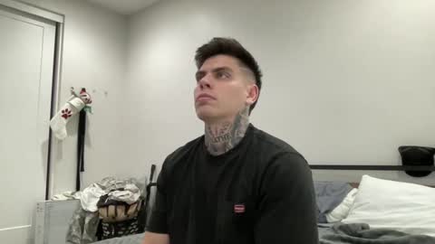 JAXX online show from December 7, 11:18 pm