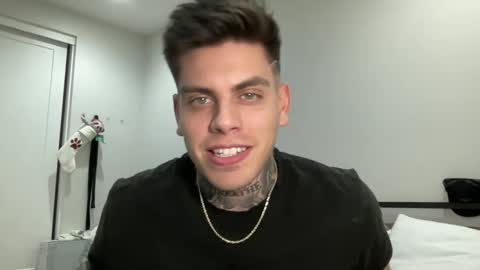 JAXX online show from December 8, 2:25 am