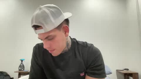 JAXX online show from December 19, 2:12 am