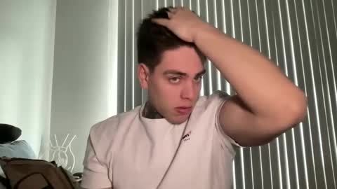 JAXX online show from December 3, 6:44 pm