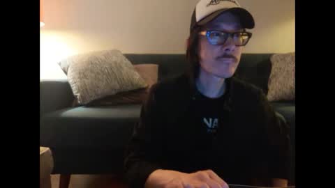 Johnee online show from October 17, 9:35 am