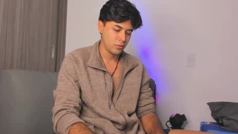 johnny_bravo777 online show from February 7, 5:41 am