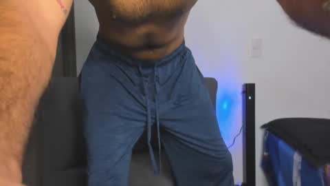 johnny_bravo777 online show from February 11, 1:52 am