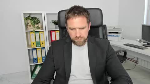 johnnydough82 online show from December 19, 7:29 am