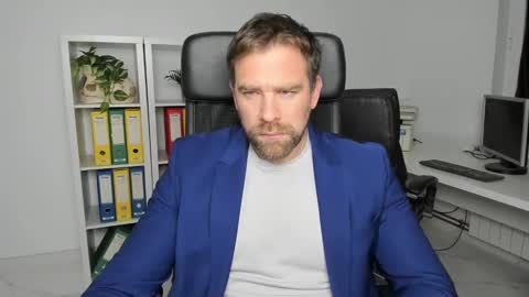 johnnydough82 online show from December 14, 4:56 am