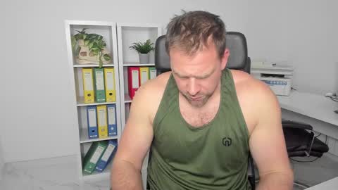 johnnydough82 online show from January 18, 7:49 am