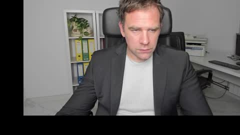 johnnydough82 online show from December 20, 5:04 am