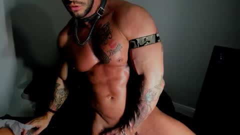 Johnnystrongarms                 online show from November 6, 6:38 am