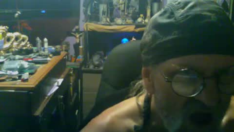 johnnyshung1 online show from October 6, 5:09 pm