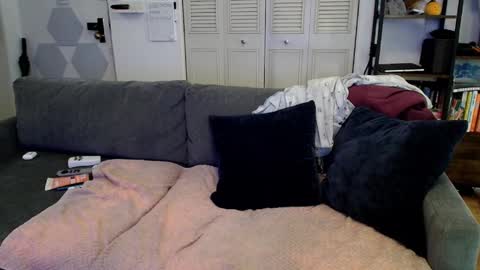 johnresmain online show from December 11, 5:14 pm