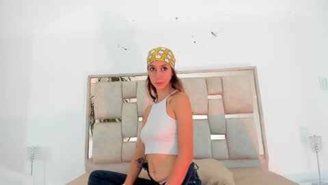 jolie_lov online show from March 3, 1:12 pm