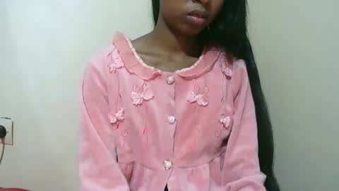 joliekah27 online show from December 17, 9:43 pm