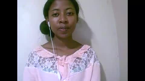 joliekah27 online show from April 16, 9:39 pm