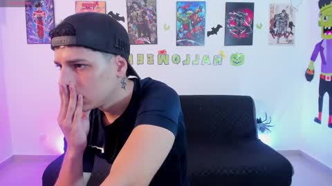 Instagram jonathanfit14 online show from October 15, 11:27 pm