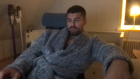 MMG online show from April 22, 8:05 pm