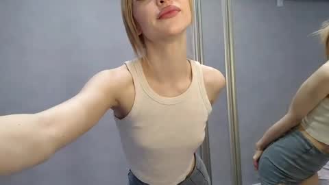 Cassandra online show from April 26, 12:58 pm