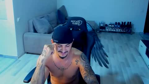 jonnyporn1 online show from October 5, 9:55 pm