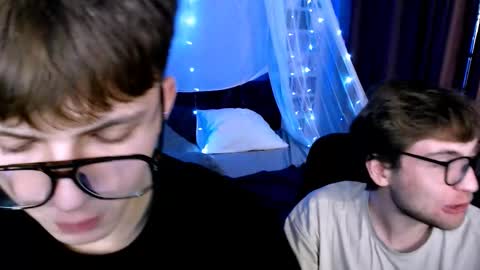 joseph_bear_ online show from November 20, 8:39 pm