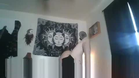 Snapshot of josephung1 chatting on October 29, 3:47 pm sissy josphine online show from October 29, 3:47 pm