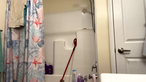 Snapshot of josephung1 chatting on March 3, 3:32 pm sissy josphine online show from March 3, 3:32 pm