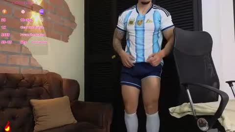 josh_miller01 online show from June 19, 1:28 pm