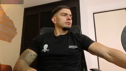 josh_miller01 online show from July 6, 2:03 pm