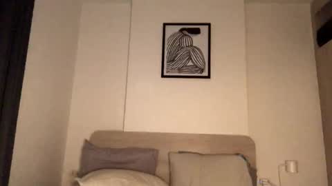 josh_xo online show from September 14, 6:09 pm