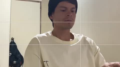 Nicolas online show from April 25, 10:07 pm