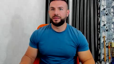 joshuamuscle69 online show from November 1, 7:40 am